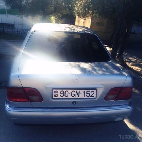 Mercedes E 200 1996, 272,000 km - 2.0 l - Bakı