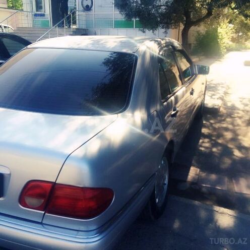 Mercedes E 200 1996, 272,000 km - 2.0 l - Bakı