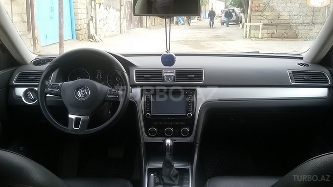 Volkswagen Passat 2011, 95,000 km - 2.5 л - Bakı