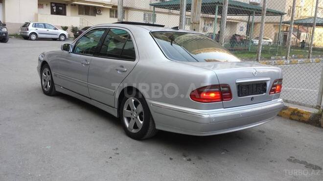 Mercedes E 270 1999, 295,000 km - 2.7 л - Bakı