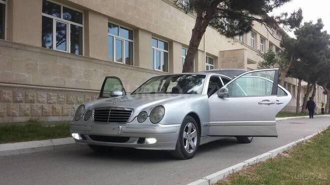 Mercedes E 270 1999, 295,000 km - 2.7 л - Bakı