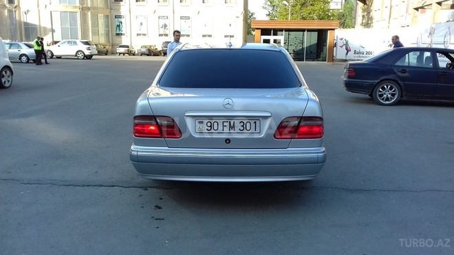 Mercedes E 240 2001, 18,000 km - 2.4 л - Bakı