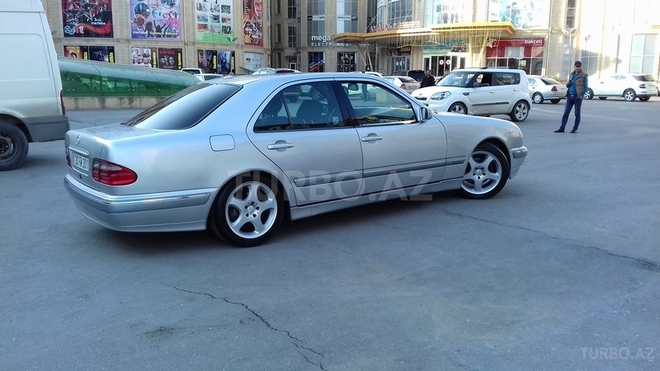 Mercedes E 240 2001, 18,000 km - 2.4 л - Bakı