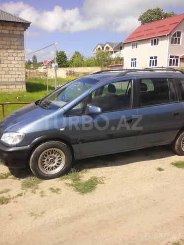 Opel Zafira 2000, 240,000 km - 2.0 l - Qusar