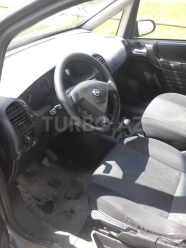 Opel Zafira 2000, 240,000 km - 2.0 l - Qusar