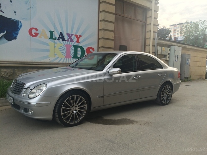 Mercedes E 240 2005, 220,000 km - 2.6 l - Bakı