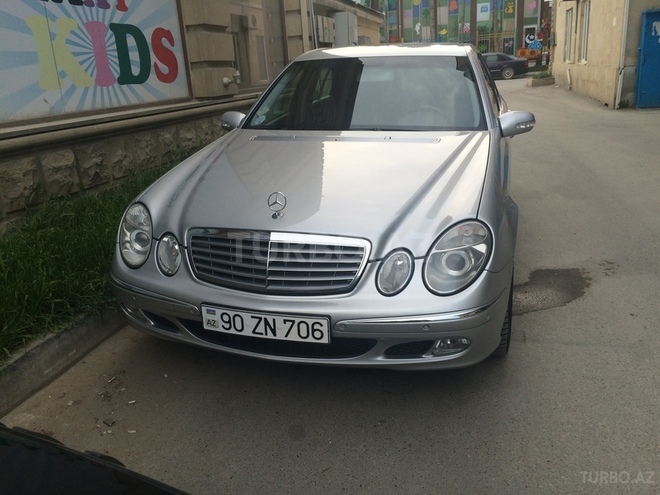 Mercedes E 240 2005, 220,000 km - 2.6 l - Bakı