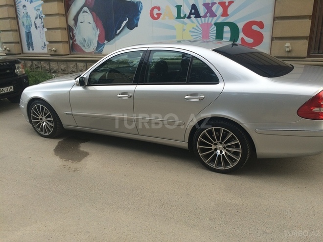 Mercedes E 240 2005, 220,000 km - 2.6 l - Bakı