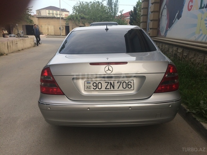 Mercedes E 240 2005, 220,000 km - 2.6 l - Bakı