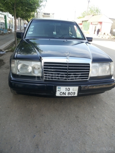 Mercedes E 250 1992, 240,000 km - 2.5 l - Beyləqan