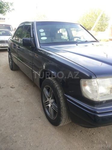 Mercedes E 250 1992, 240,000 km - 2.5 l - Beyləqan