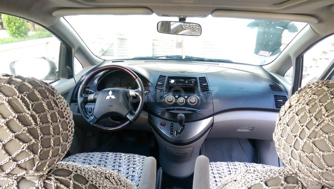 Mitsubishi Grandis 2006, 275,000 km - 2.4 л - Bakı
