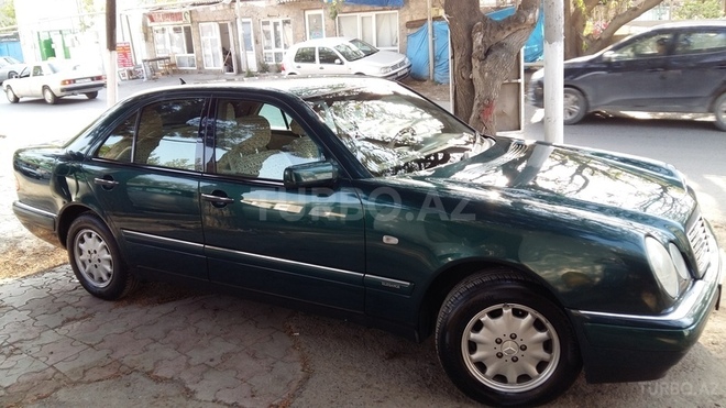Mercedes E 240 1998, 185,500 km - 2.4 l - Bakı