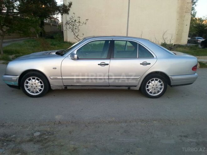Mercedes E 230 1995, 280,000 km - 2.3 л - Bakı