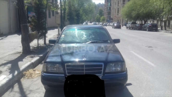 Mercedes C 250 1996, 333,122 km - 2.5 l - Bakı