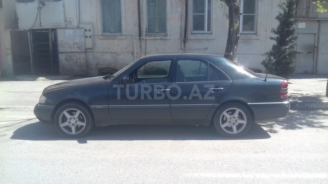 Mercedes C 250 1996, 333,122 km - 2.5 l - Bakı
