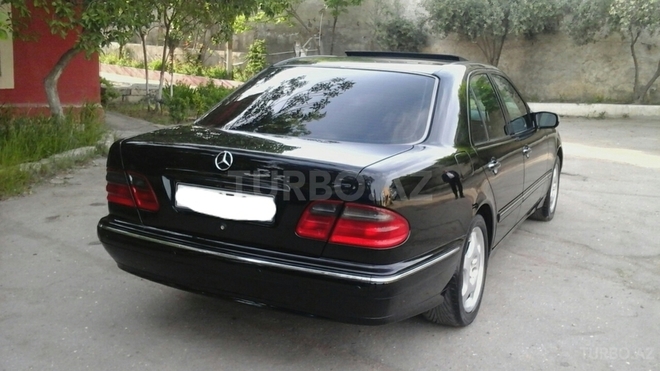 Mercedes E 220 1999, 265,000 km - 2.2 l - Bakı