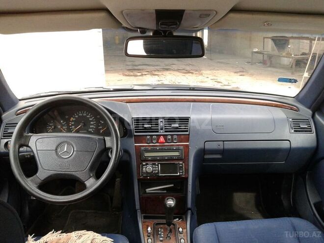Mercedes C 220 2000, 295,000 km - 2.2 l - Sumqayıt