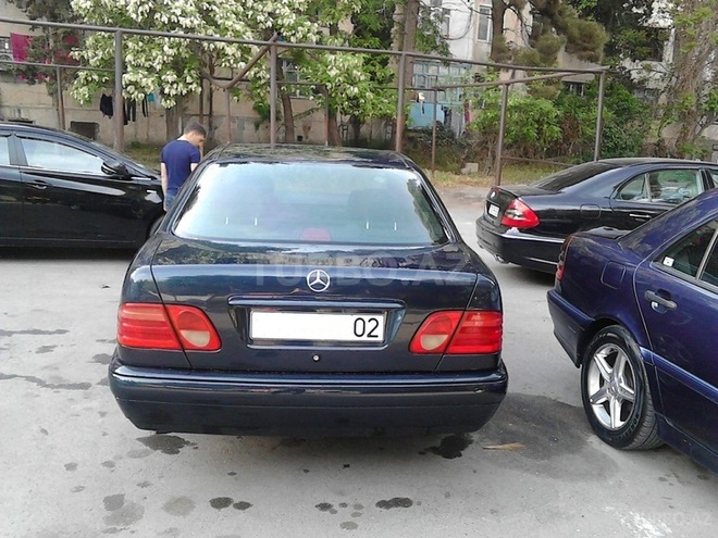 Mercedes E 230 1997, 269,350 km - 2.3 l - Bakı