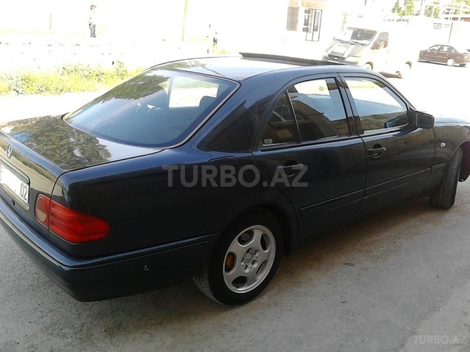 Mercedes E 230 1997, 269,350 km - 2.3 l - Bakı