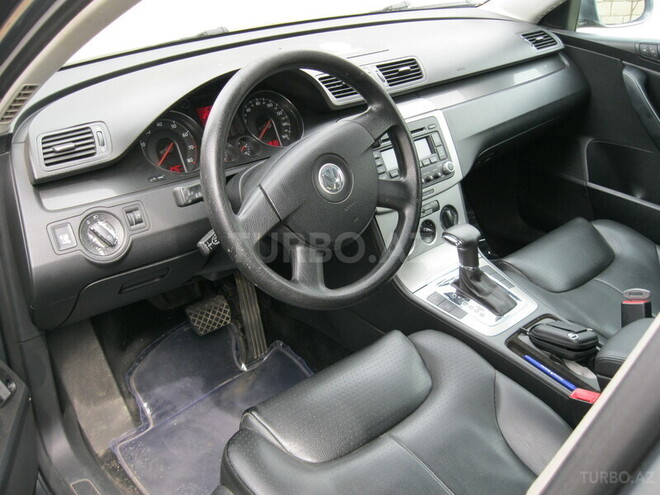 Volkswagen Passat 2005, 115,000 km - 2.0 л - Lənkəran