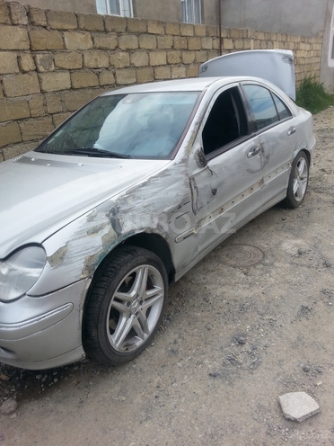 Mercedes C 240 2001, 195,657 km - 2.4 l - Bakı