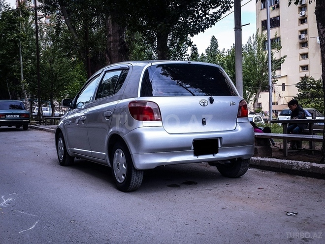 Toyota Vitz 2000, 120,000 km - 1.0 l - Bakı