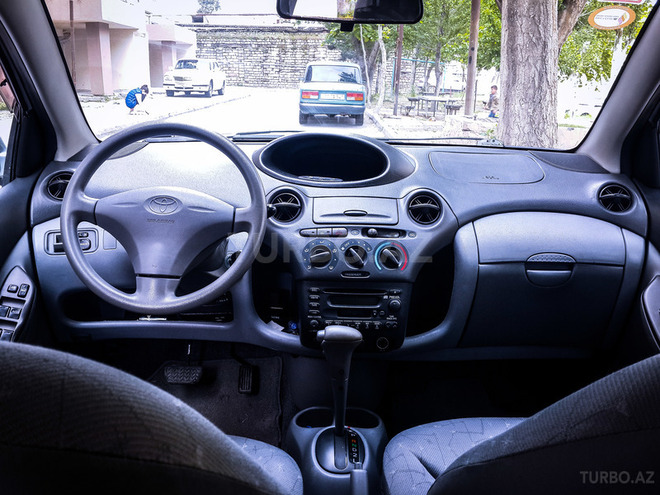 Toyota Vitz 2000, 120,000 km - 1.0 l - Bakı