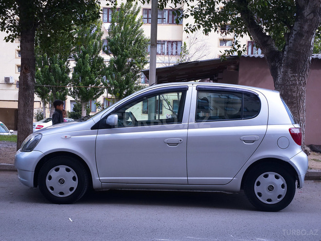 Toyota Vitz 2000, 120,000 km - 1.0 l - Bakı