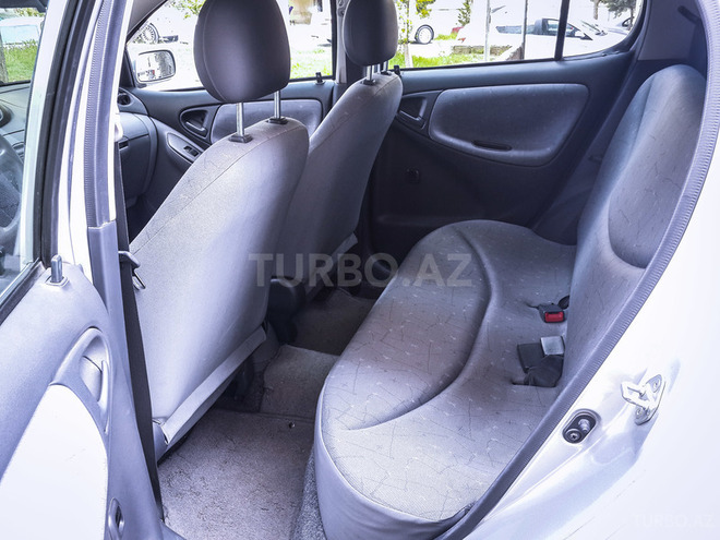 Toyota Vitz 2000, 120,000 km - 1.0 l - Bakı