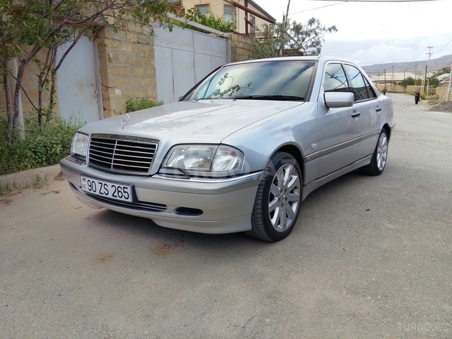 Mercedes C 220 2000, 305,000 km - 2.2 л - Bakı