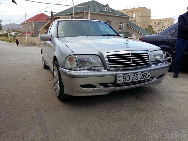 Mercedes C 220 2000, 305,000 km - 2.2 л - Bakı