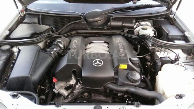 Mercedes E 240 1998, 220,000 km - 2.4 l - Bakı