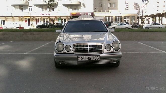 Mercedes E 240 1998, 220,000 km - 2.4 l - Bakı