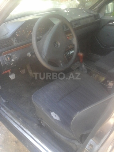 Mercedes E 200 1992, 184,000 km - 2.0 l - Sumqayıt