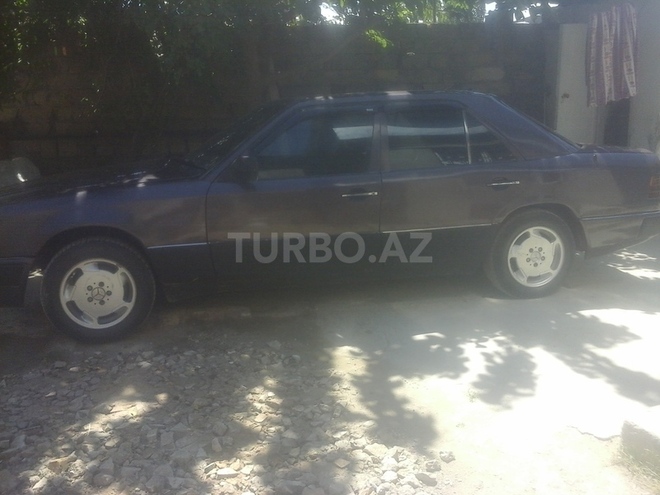 Mercedes E 200 1992, 184,000 km - 2.0 l - Sumqayıt