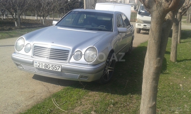 Mercedes E 200 1998, 337,500 km - 2.0 л - Gədəbəy