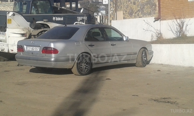 Mercedes E 200 1998, 337,500 km - 2.0 л - Gədəbəy