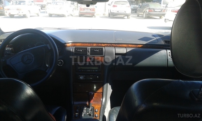Mercedes E 320 1997, 260,043 km - 3.2 l - Bakı