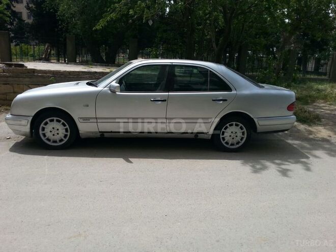 Mercedes E 230 1995, 280,000 km - 2.3 l - Bakı