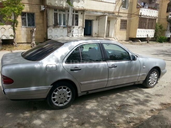 Mercedes E 230 1995, 280,000 km - 2.3 l - Bakı