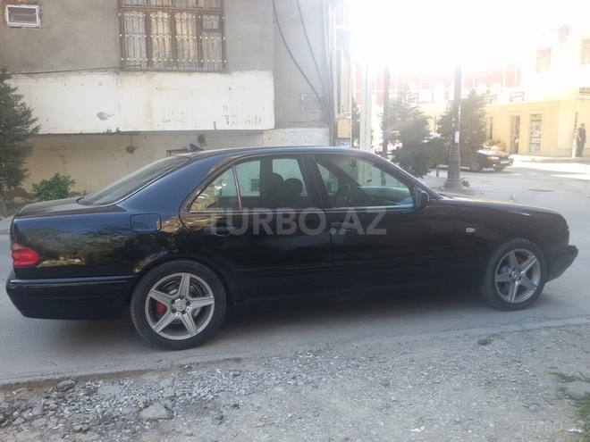 Mercedes E 200 1997, 280,000 km - 2.0 l - Bakı