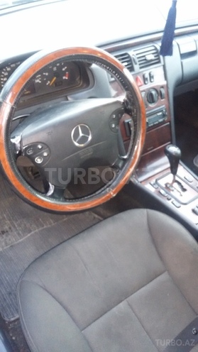 Mercedes E 220 1999, 280,000 km - 2.2 л - Sumqayıt