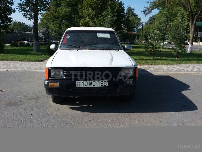 Toyota Hilux 1992, 30,000 km - 2.5 л - İsmayıllı