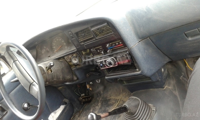 Toyota Hilux 1992, 30,000 km - 2.5 л - İsmayıllı