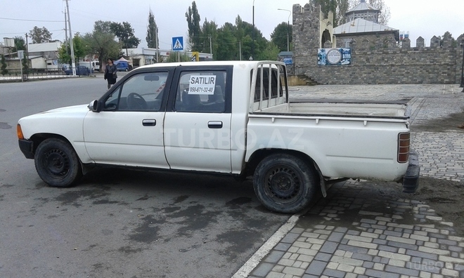 Toyota Hilux 1992, 30,000 km - 2.5 л - İsmayıllı