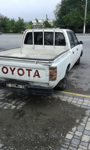 Toyota Hilux 1992, 30,000 km - 2.5 л - İsmayıllı