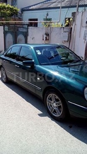 Mercedes E 230 1998, 175,000 km - 2.3 l - Bakı
