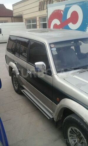 Mitsubishi Pajero 1992, 1,000,000 km - 0.5 l - Siyəzən