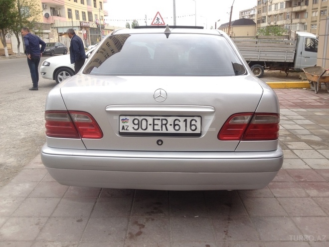 Mercedes E 240 1999, 350,000 km - 2.4 л - Bakı